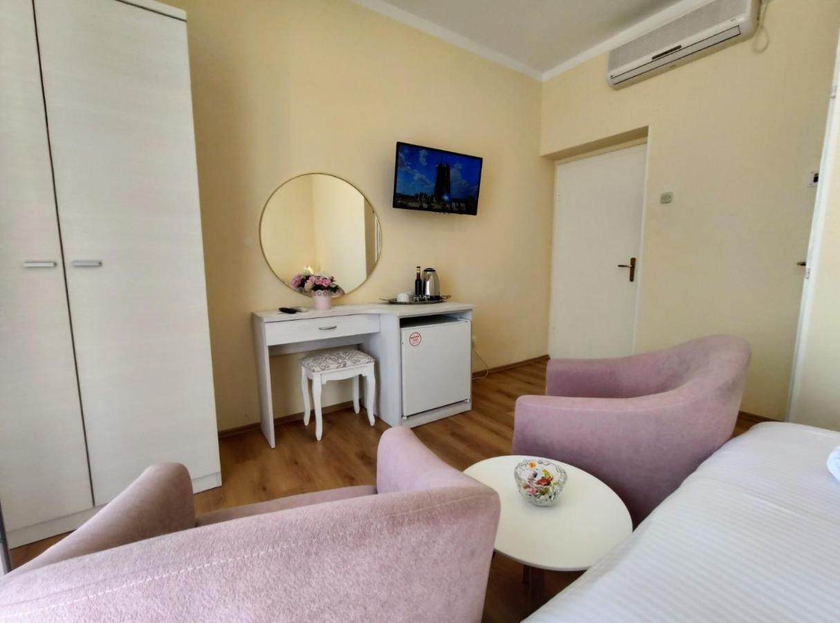 Apartments & Rooms Cakelic 米利尼 外观 照片
