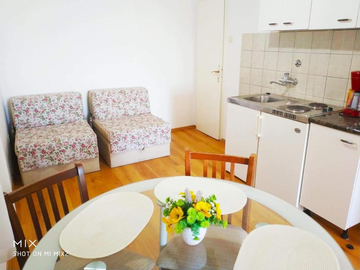Apartments & Rooms Cakelic 米利尼 外观 照片